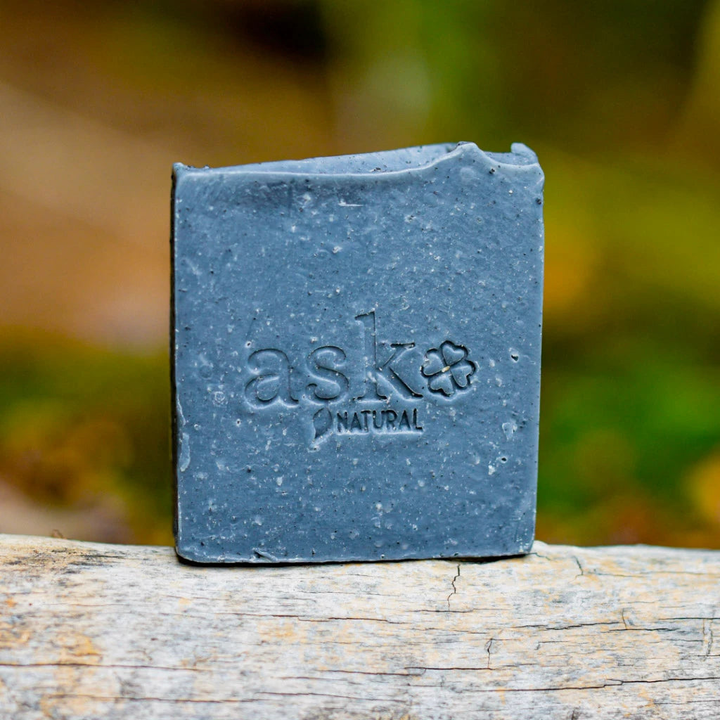 Aktivkohle Naturseife - handgemachte Olivenölseife für fettige und unreiner Haut.