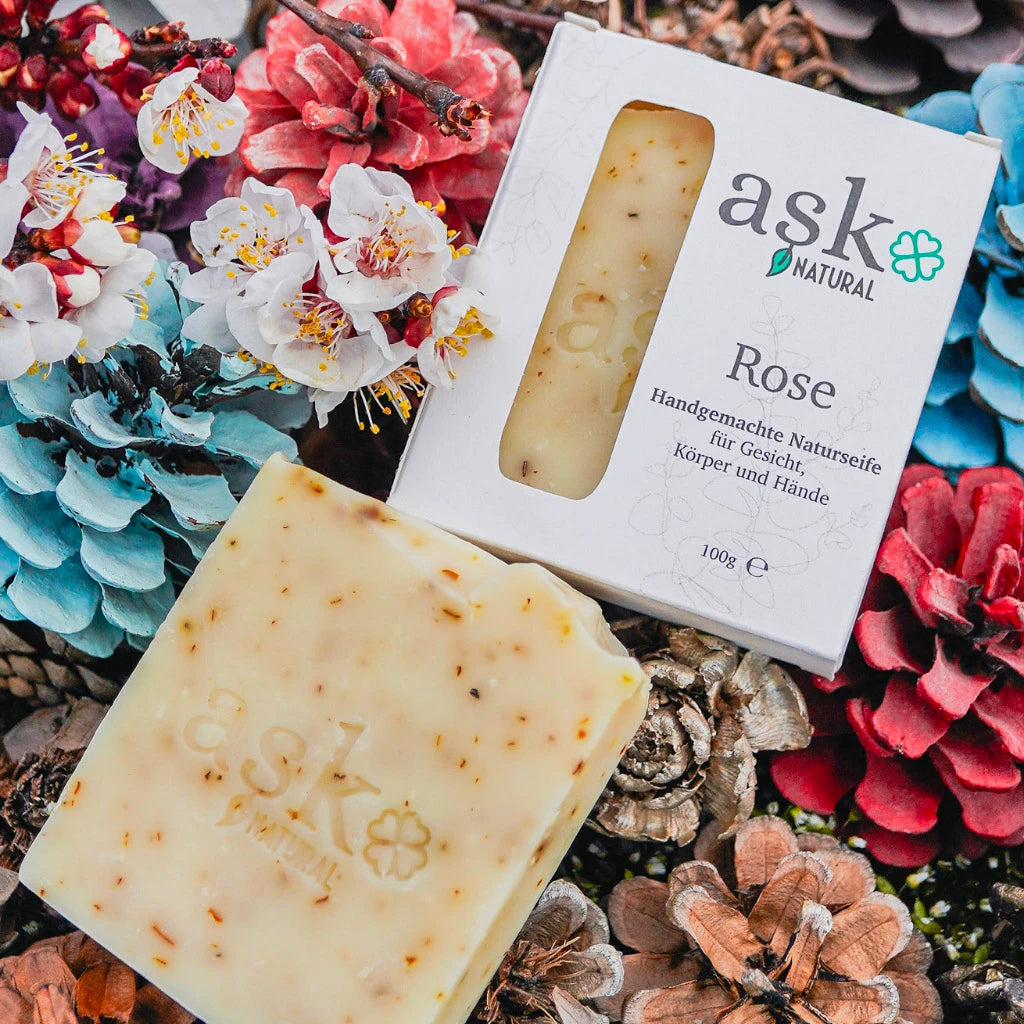 Rosen Naturseife mit nachhaltiger Verpackung – handgemachte Olivenölseife für sanfte Pflege.