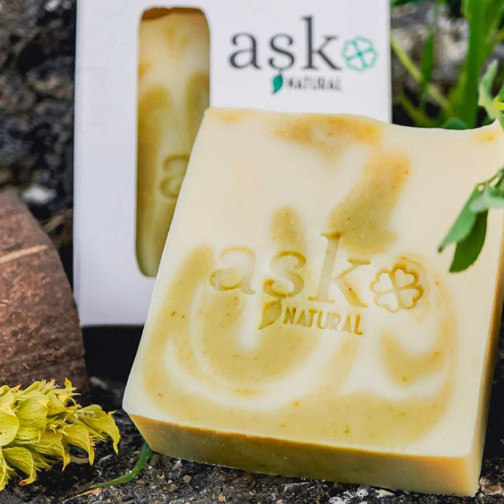 Aloe Vera Naturseife mit Olivenöl – handgemachte Seife vor Verpackung im Naturstil.