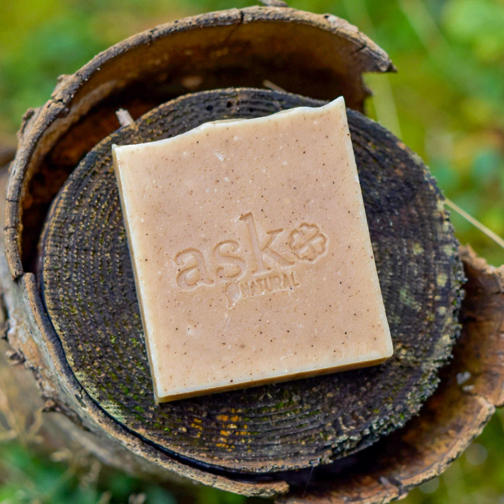 Argan Naturseife in Holzschale – natürliche Körperpflege für trockene und empfindliche Haut.