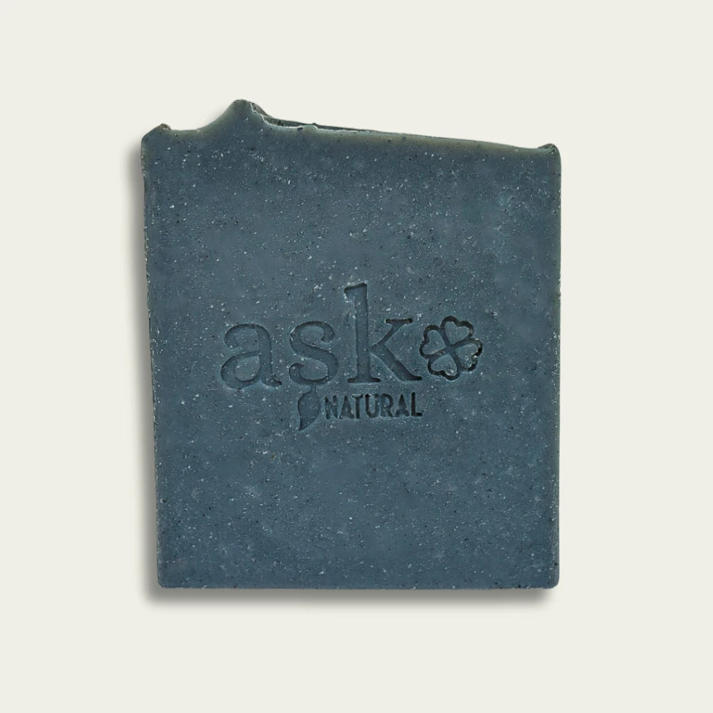 Aktivkohle Naturseife von ASK Natural. Handgemachte Seife mit Aktivkohle. Seife gegen Pickel und Akne - für unreine und fettige Haut.
