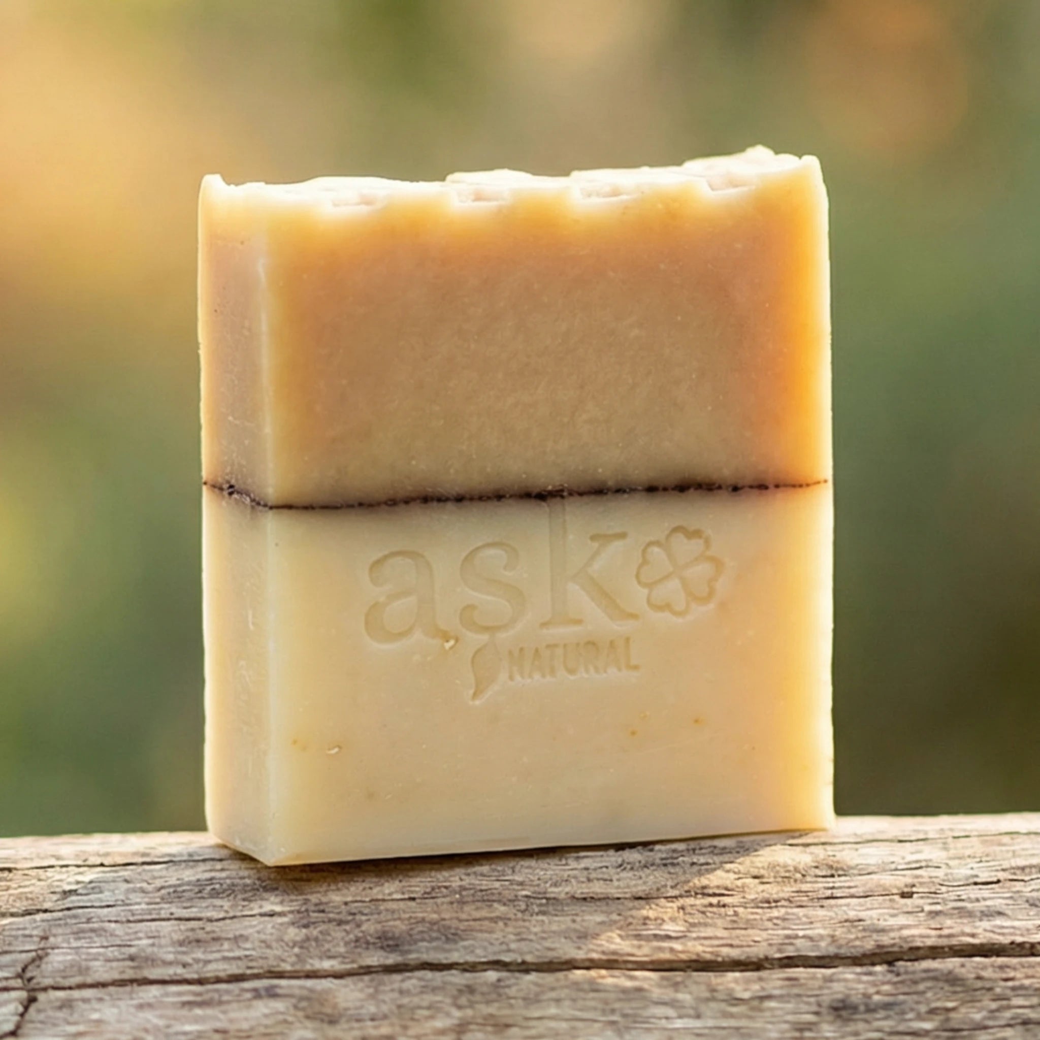 Handgemachte Hafer-Honig Seife von ASK Natural, nachhaltig, ohne Tierversuche und palmölfrei hergestellt.