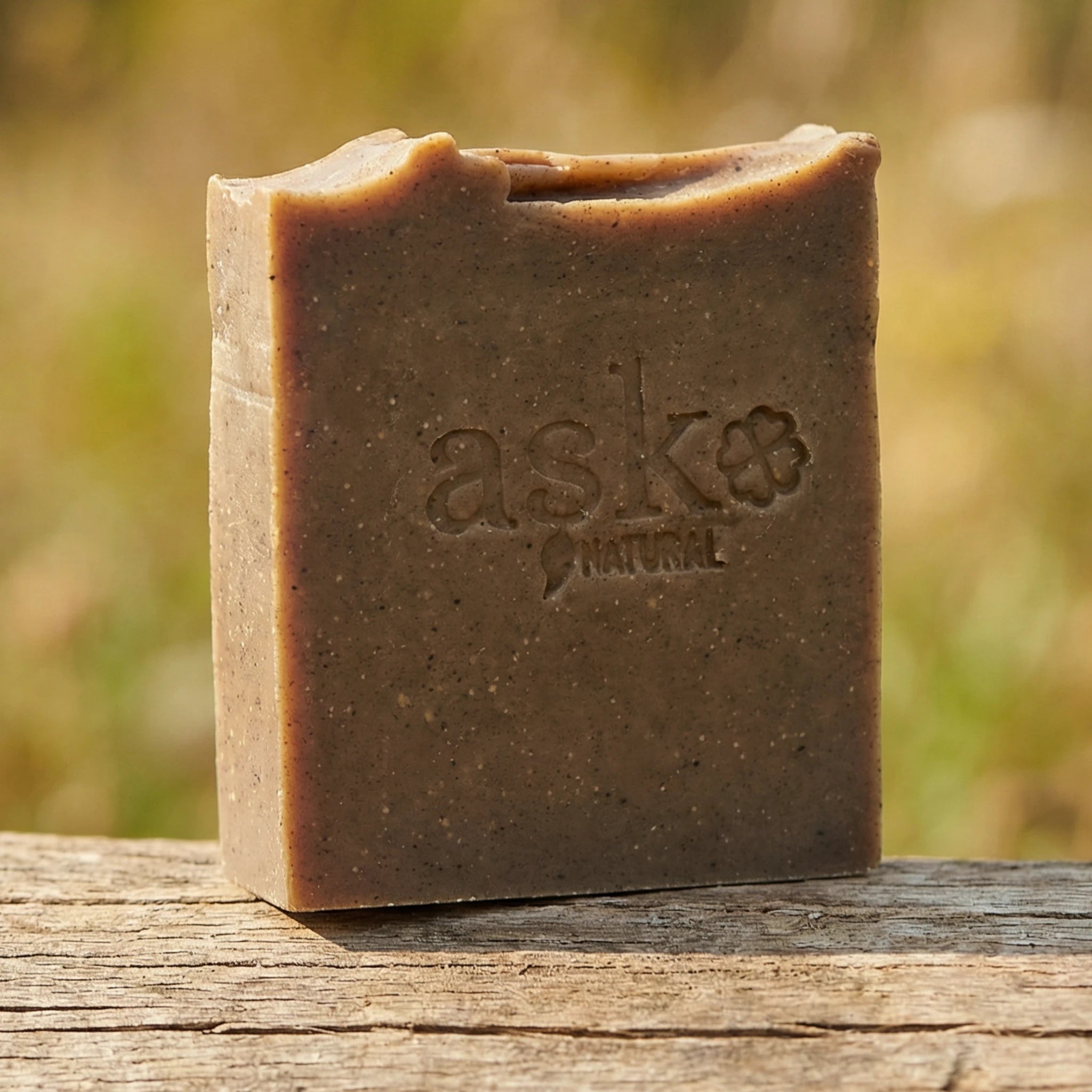 Handgemachte Schwarzkümmelöl Seife von ASK Natural, nachhaltig, vegan und palmölfrei hergestellt.